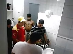 少年俄羅斯模型試圖色情與舊教育署
