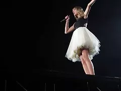 豐滿的捷克姑娘： 潮音庫珀