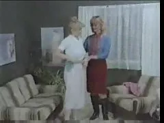 夏天玩她大假雀和得到性交 ！
