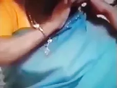 蒂芙尼萬與 danyel 臉頰女同性戀擠奶